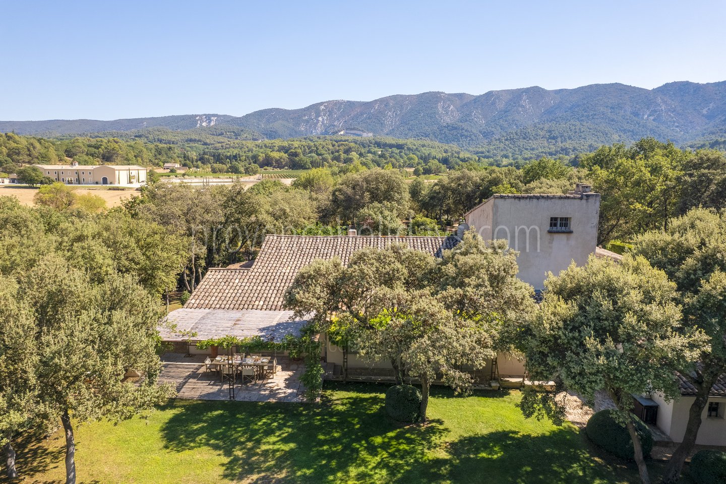 18 - Mas en Campagne: Villa: Exterior