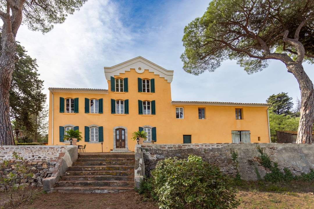 1 - Bastide Le Pradet: Villa: Exterior