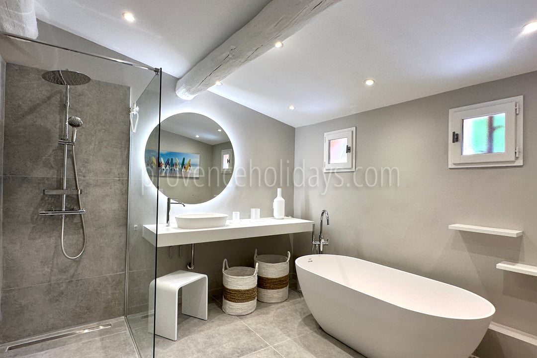 19 - Bastide Shalimar: Villa: Bathroom