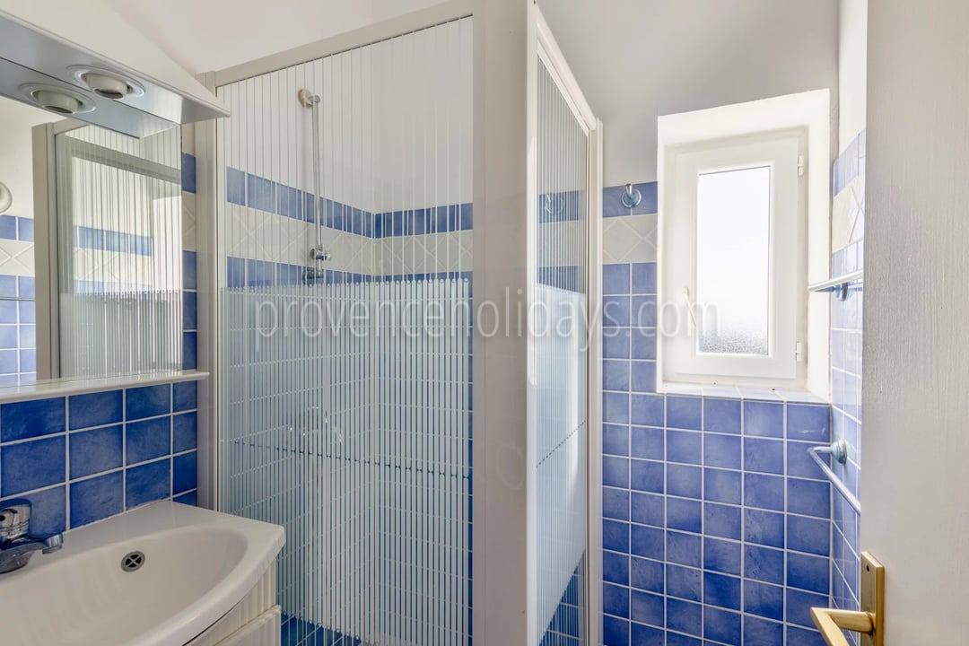 33 - Te renoveren villa in Rayol-Canadel-sur-Mer: Villa: Bathroom