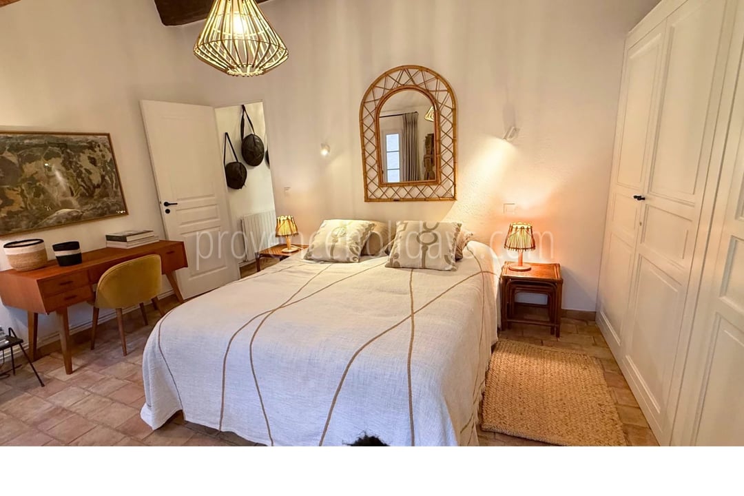 9 - Renovated house in La Garde-Freinet: Villa: Bedroom