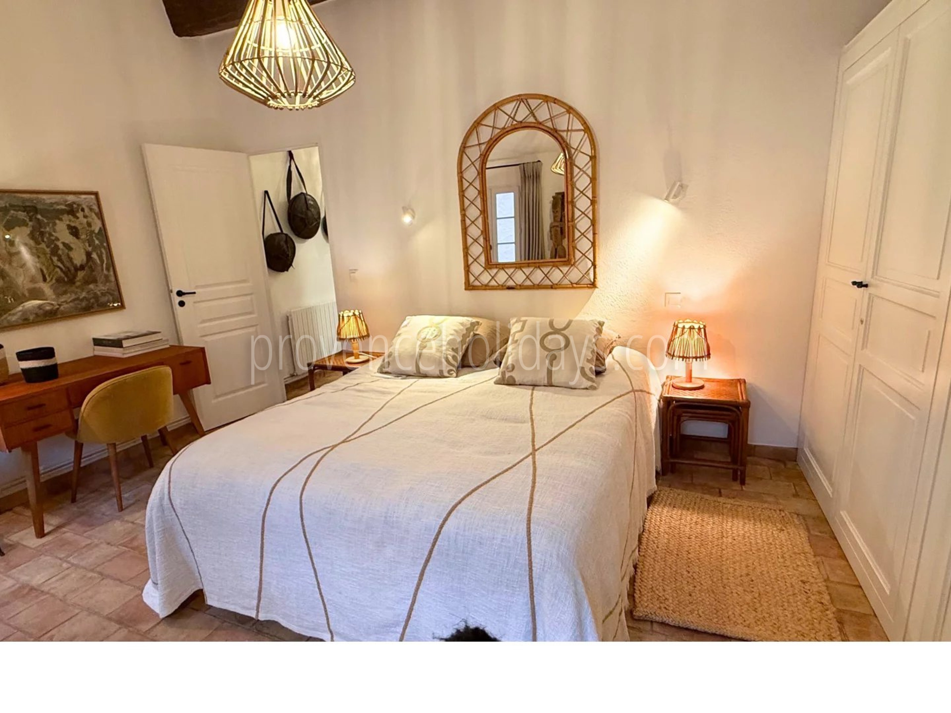 9 - Renovated house in La Garde-Freinet: Villa: Bedroom