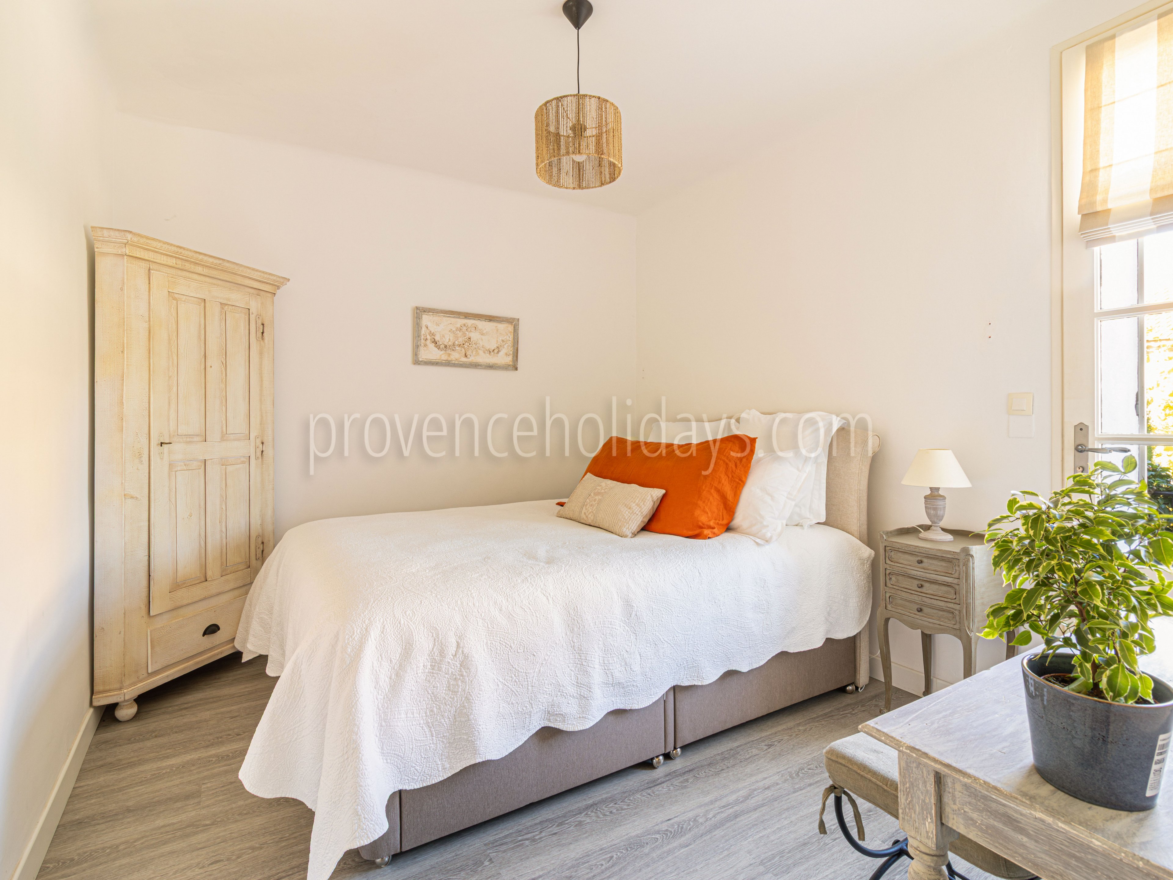 21 - Mas Mollégès: Villa: Bedroom