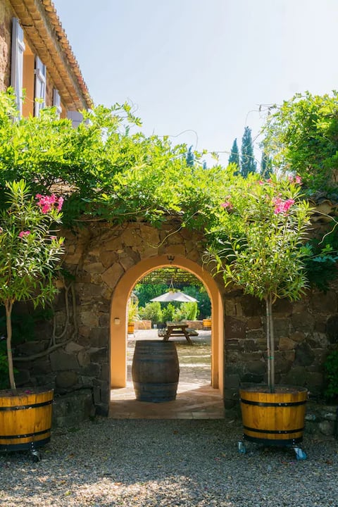 18 - Bastide du Var: Villa: Exterior