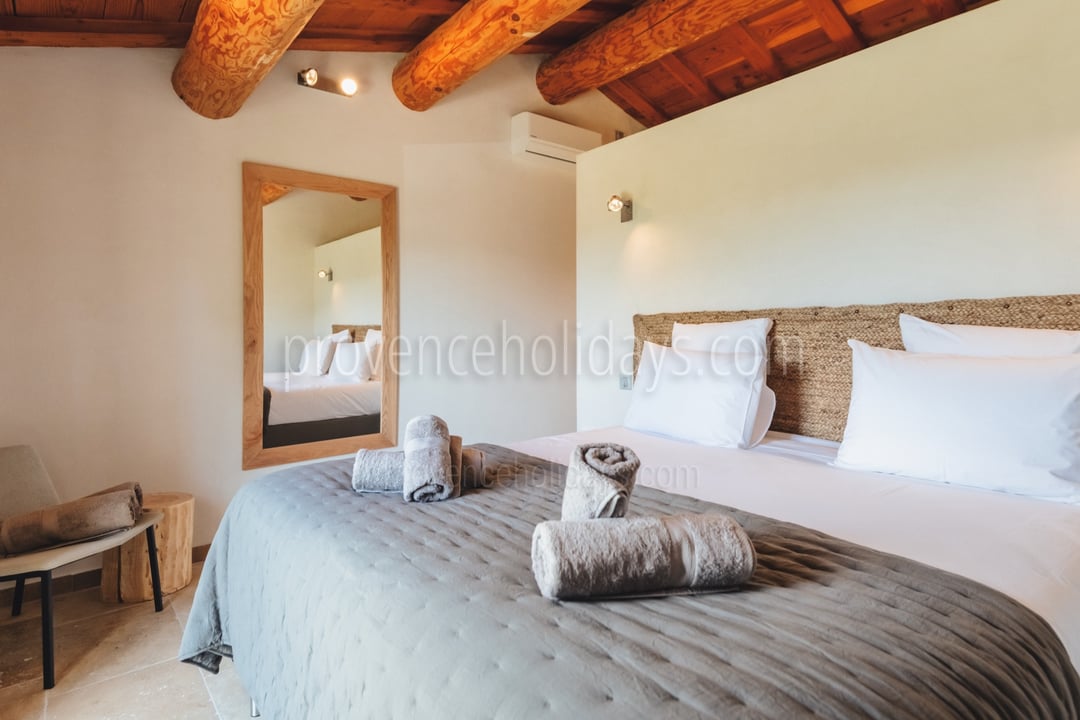 42 - Mas de Pierre: Villa: Bedroom