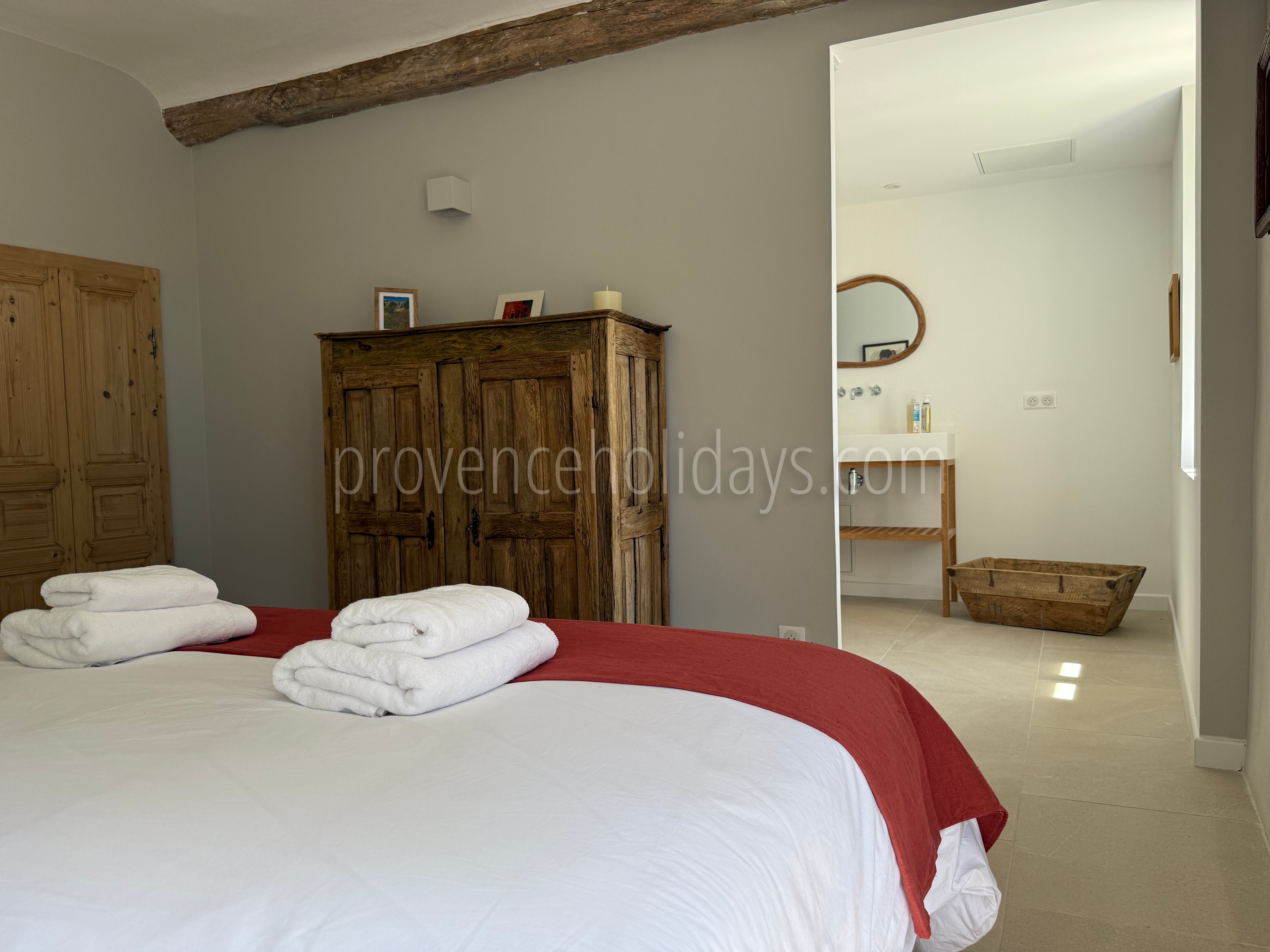 23 - Le Clos des Magnans: Villa: Bedroom