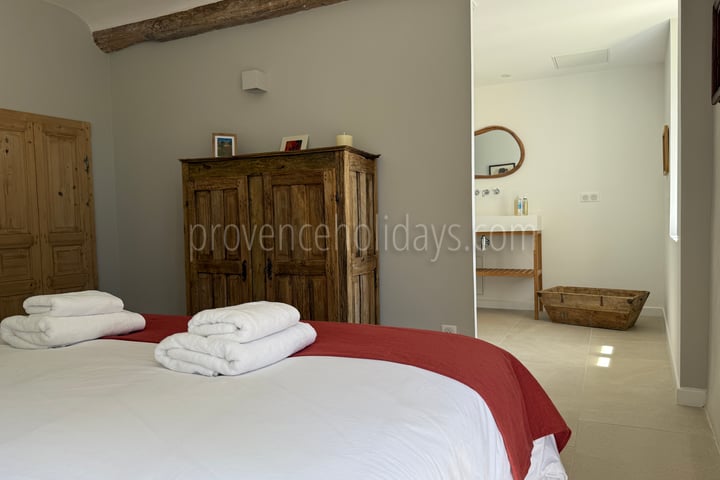 23 - Le Clos des Magnans: Villa: Bedroom