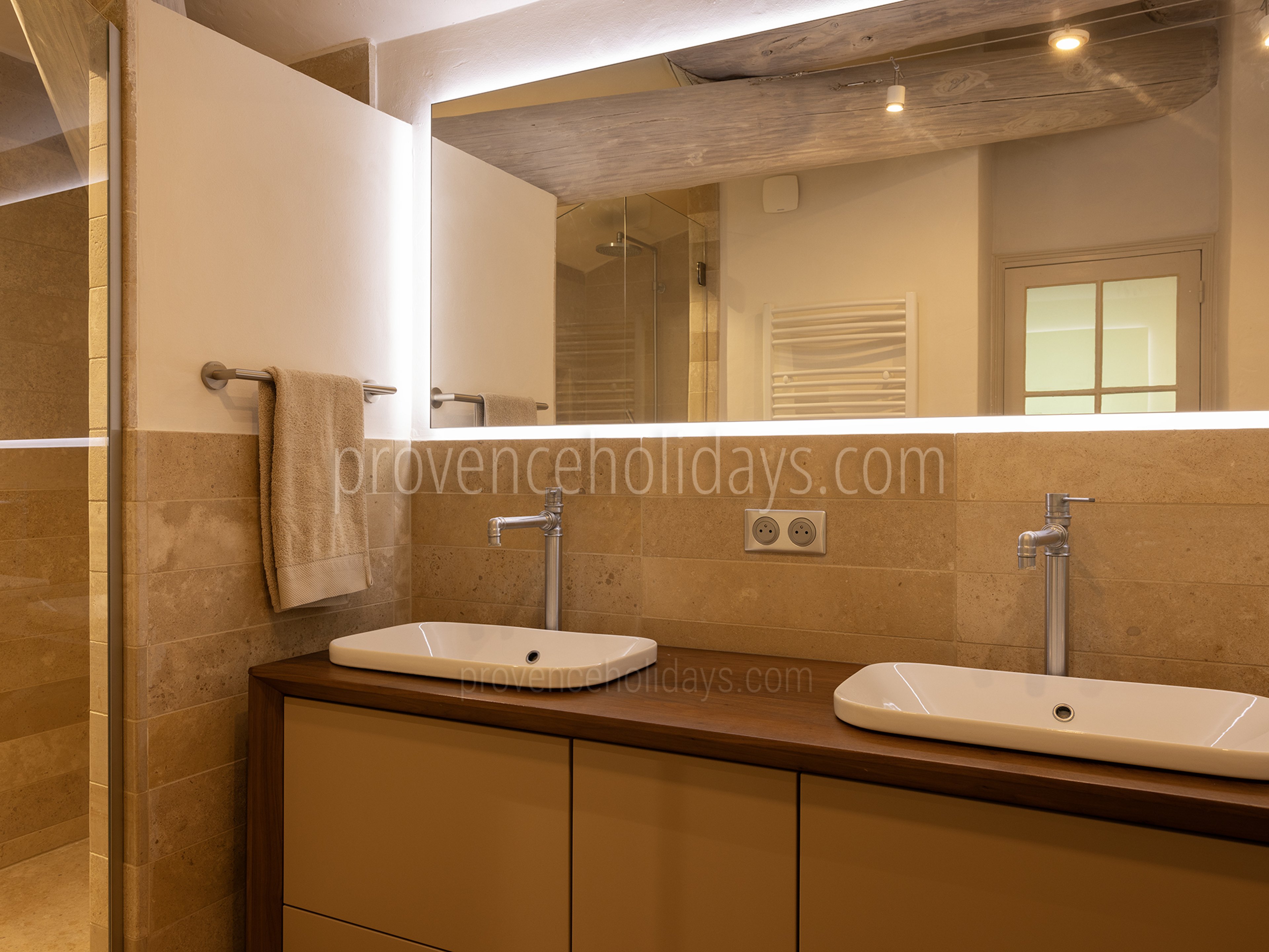 31 - Villa Charles: Villa: Bathroom