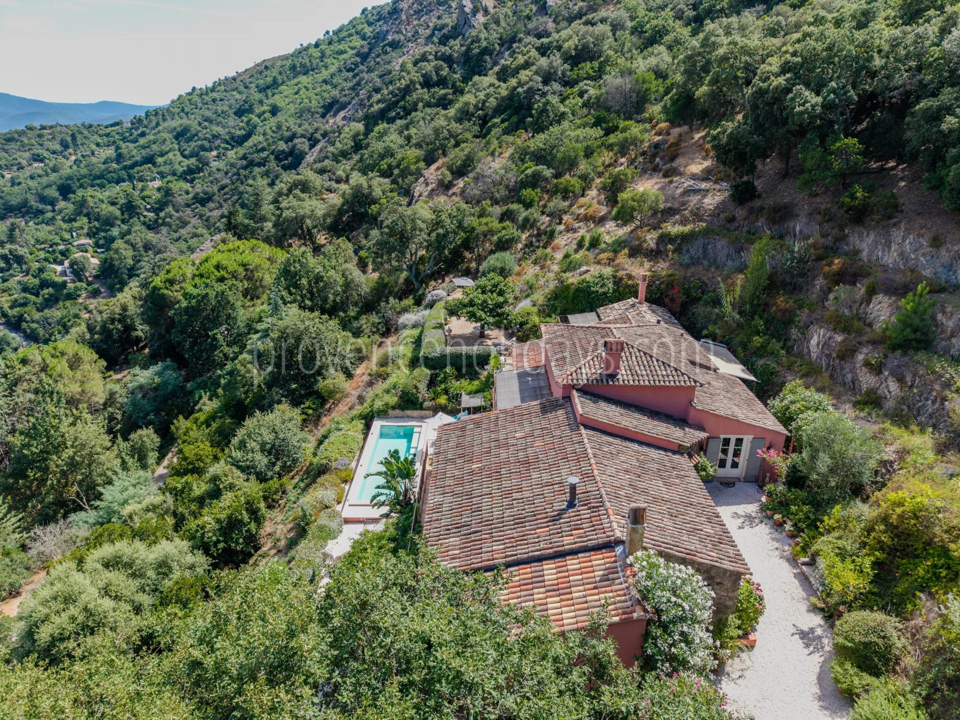 31 - Villa with sauna in La Garde-Freinet: Villa: Exterior