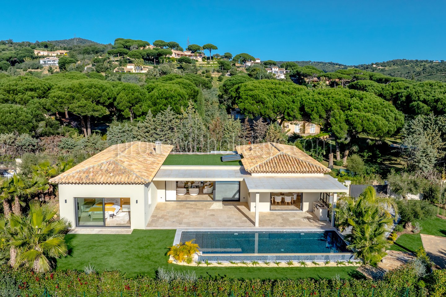 -1 - Villa Stonebay: Villa: Exterior