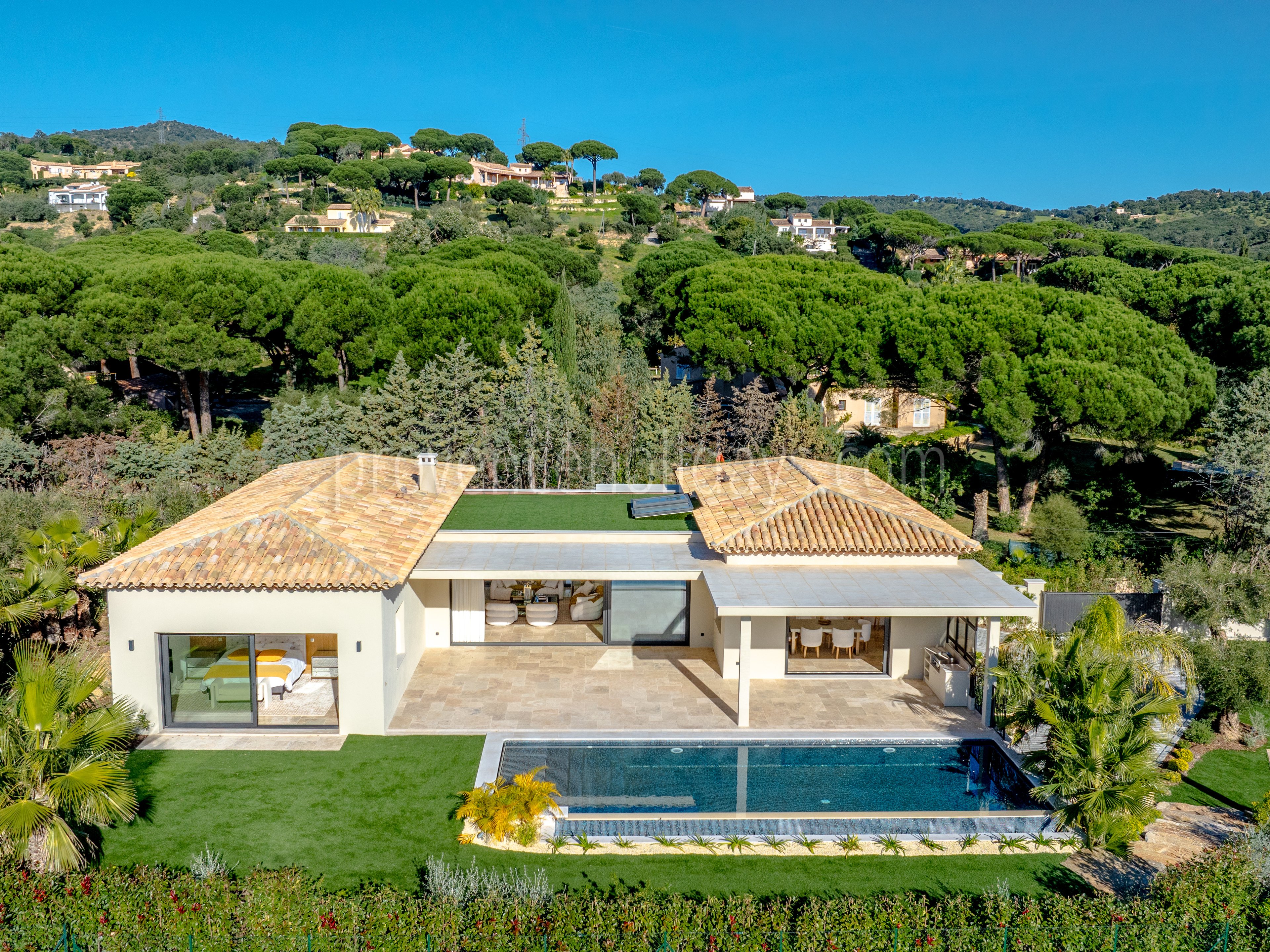 -1 - Villa Stonebay: Villa: Exterior