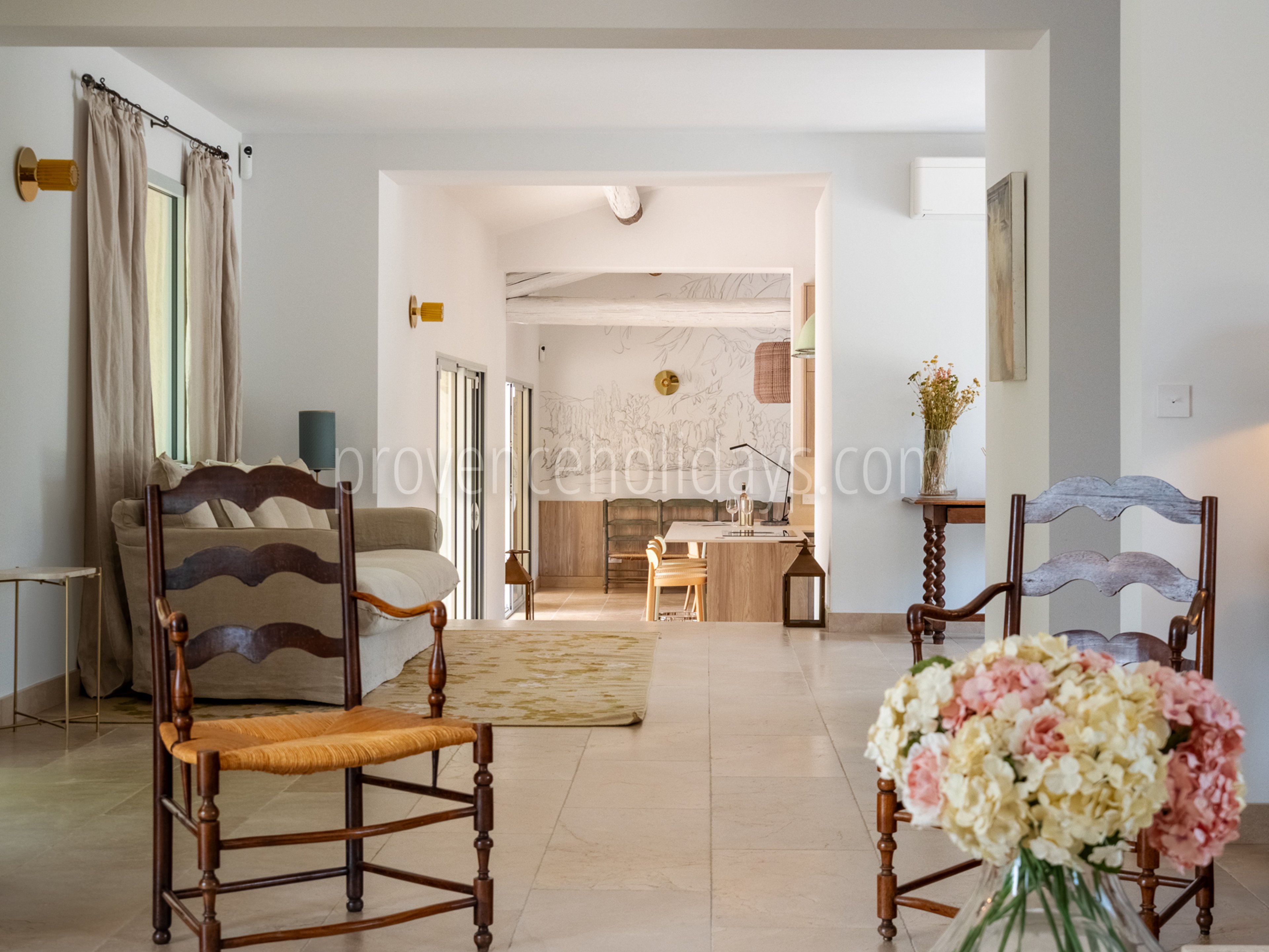 48 - Le Mas du Rollier: Villa: Interior