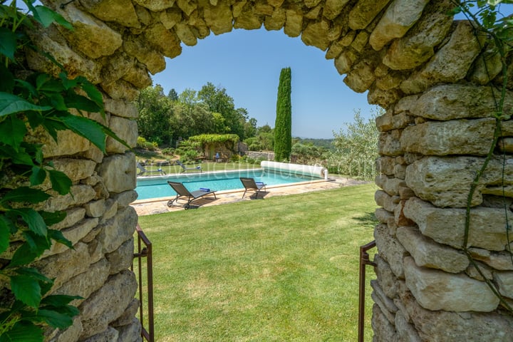 8 - Le Mas de Bonnieux: Villa: Exterior