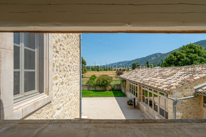 35 - L\'art de vivre: Villa: Exterior