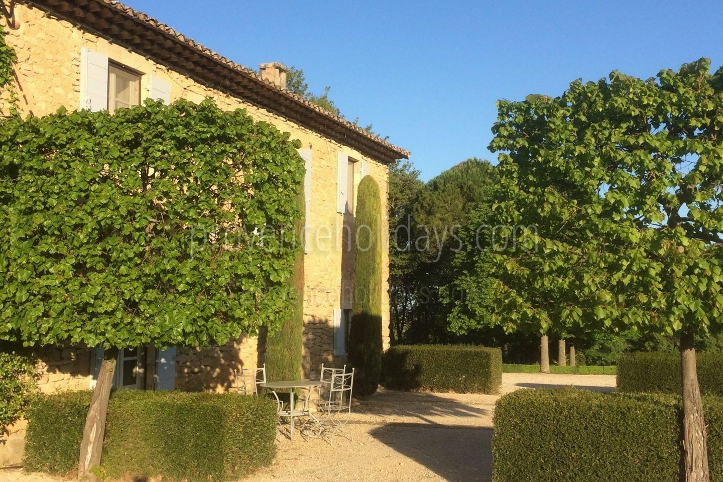 19 - Le Mas des Buis: Villa: Exterior