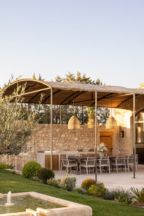 18 - Mas Chabaud: Villa: Exterior