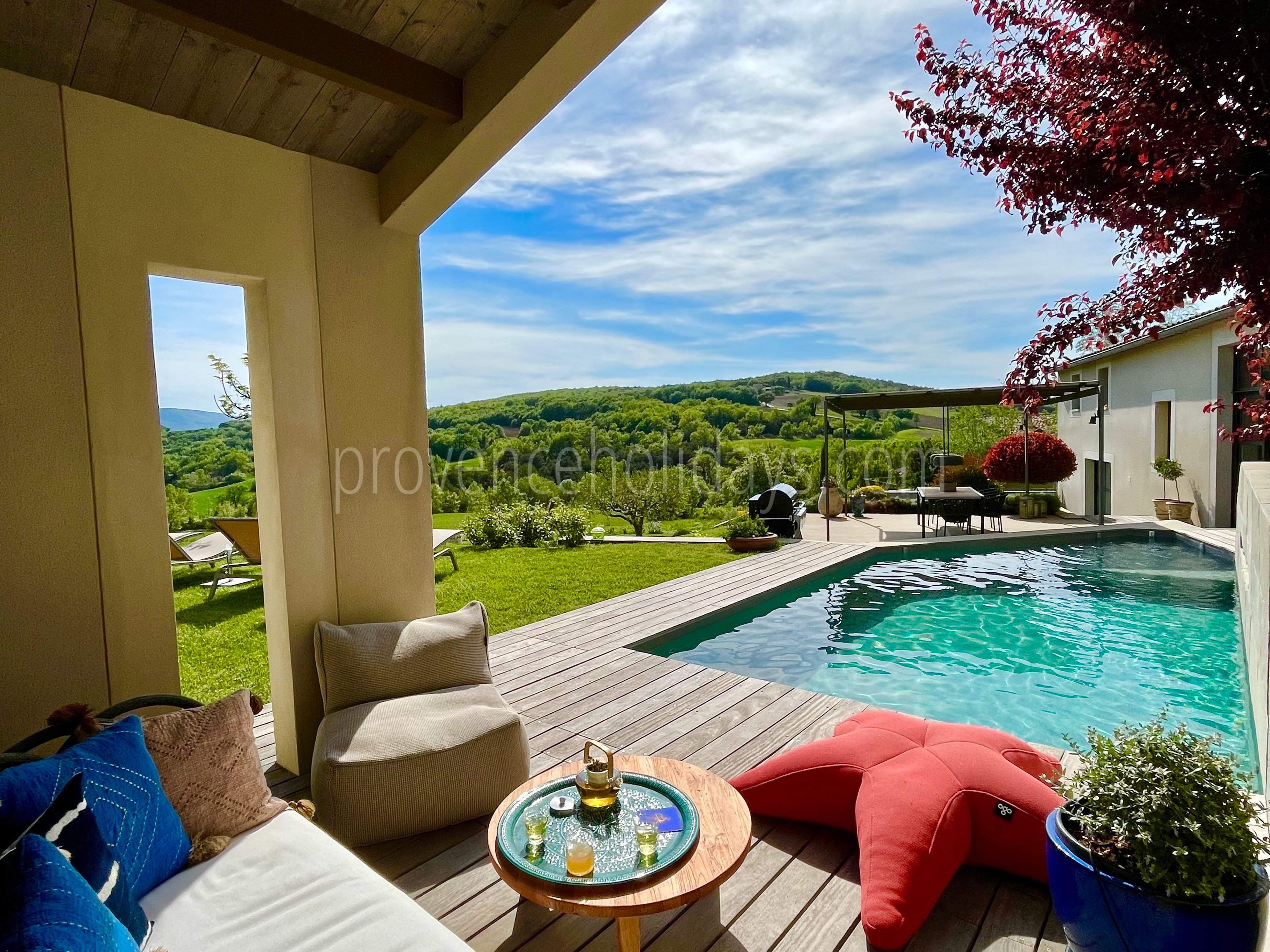1 - Le Mas du Vallon: Villa: Exterior