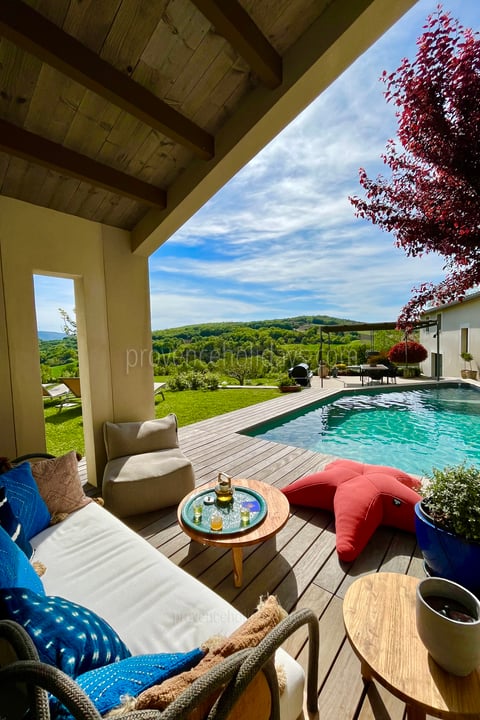 1 - Le Mas du Vallon: Villa: Exterior