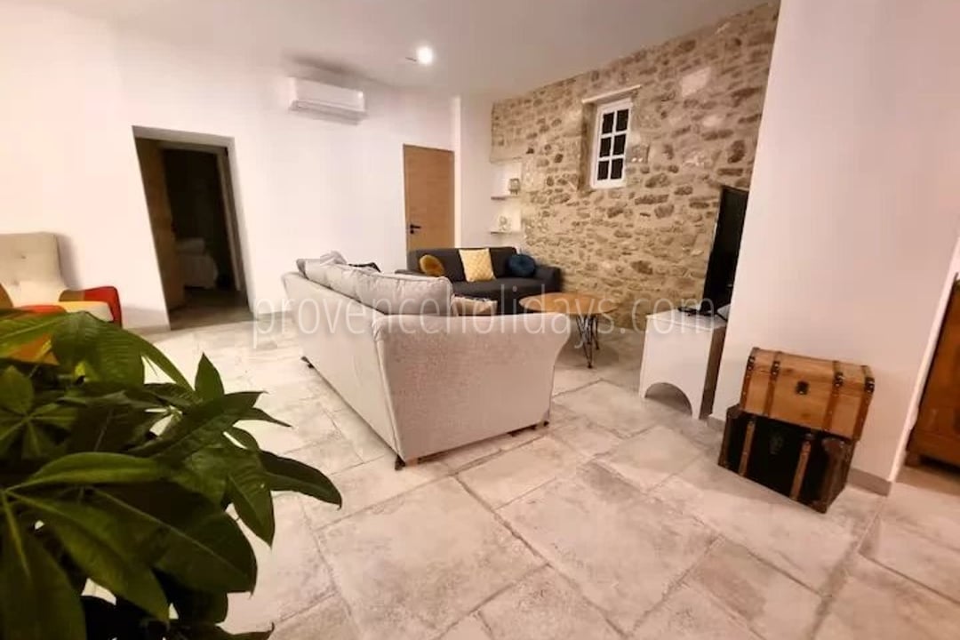 15 - Mas with pool in Bonnieux: Villa: Interior