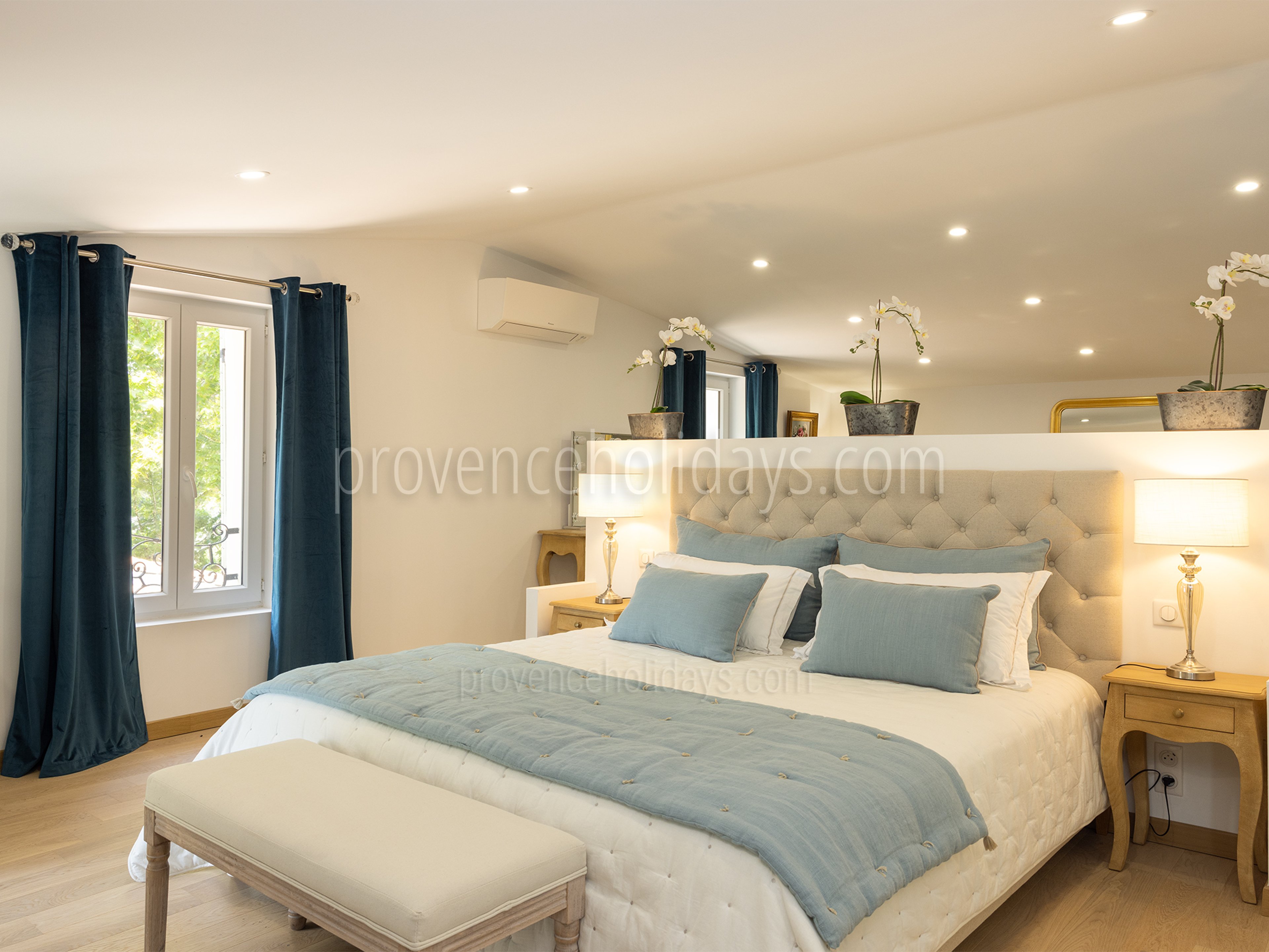 34 - La Bastide Lavande: Villa: Bedroom
