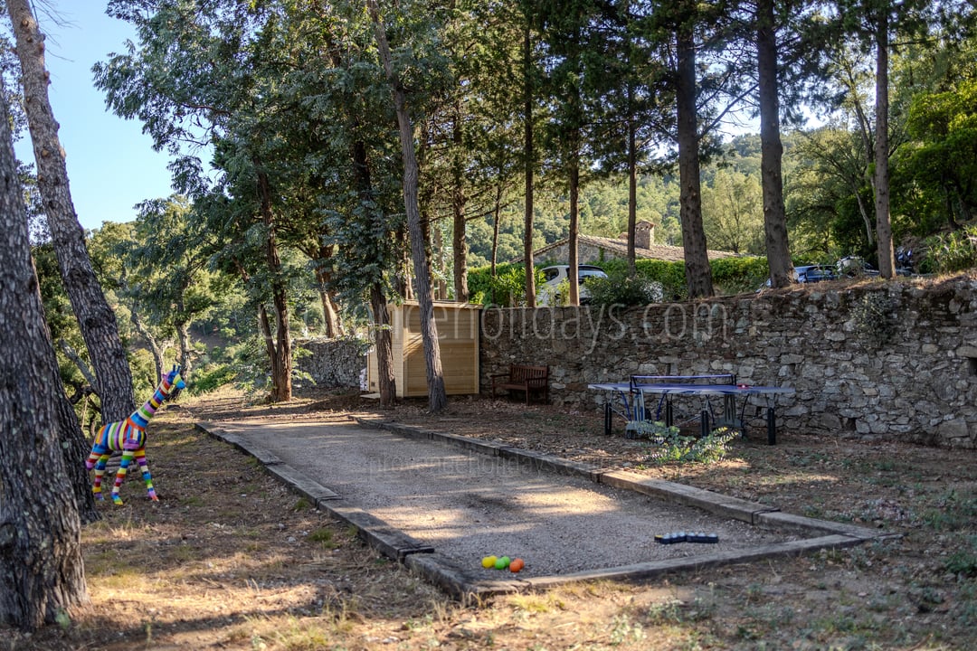 47 - Le Mas de la Garde: Villa: Exterior