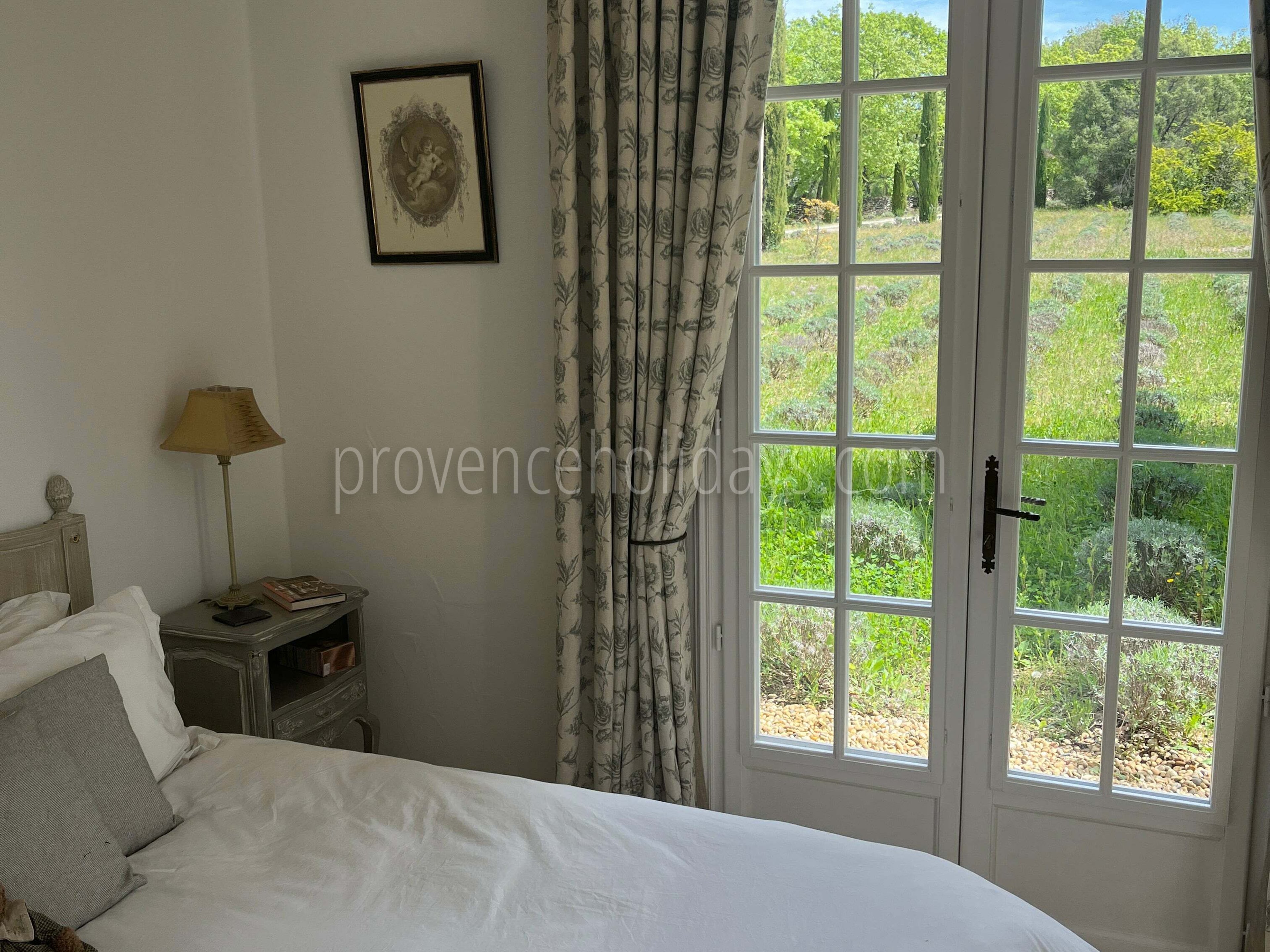 14 - Villa Lacoste: Villa: Bedroom