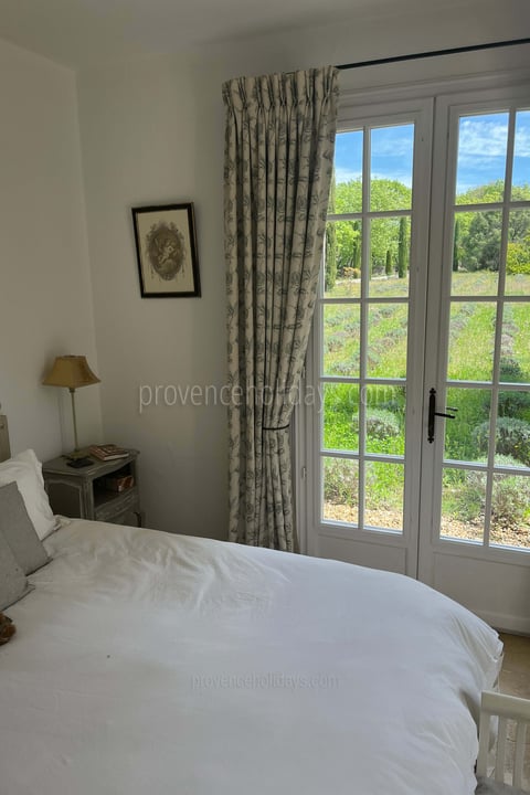 14 - Villa Lacoste: Villa: Bedroom