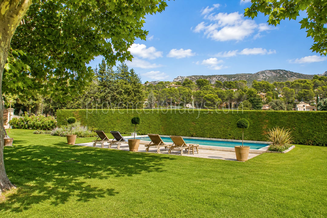 12 - Bauernhaus mit Blick auf den Luberon: Villa: Pool
