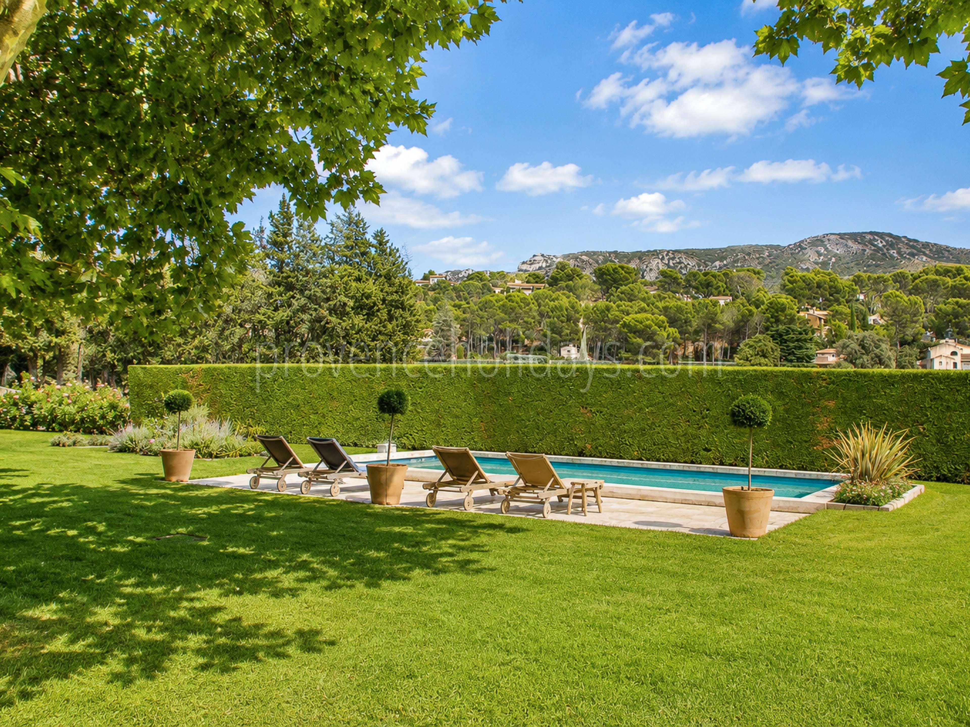 12 - Bauernhaus mit Blick auf den Luberon: Villa: Pool