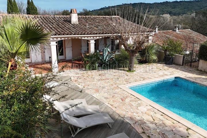 4 - Ruhiges Haus in Gassin: Villa: Pool