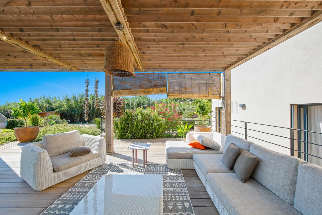 4 - Villa Neva: Villa: Exterior