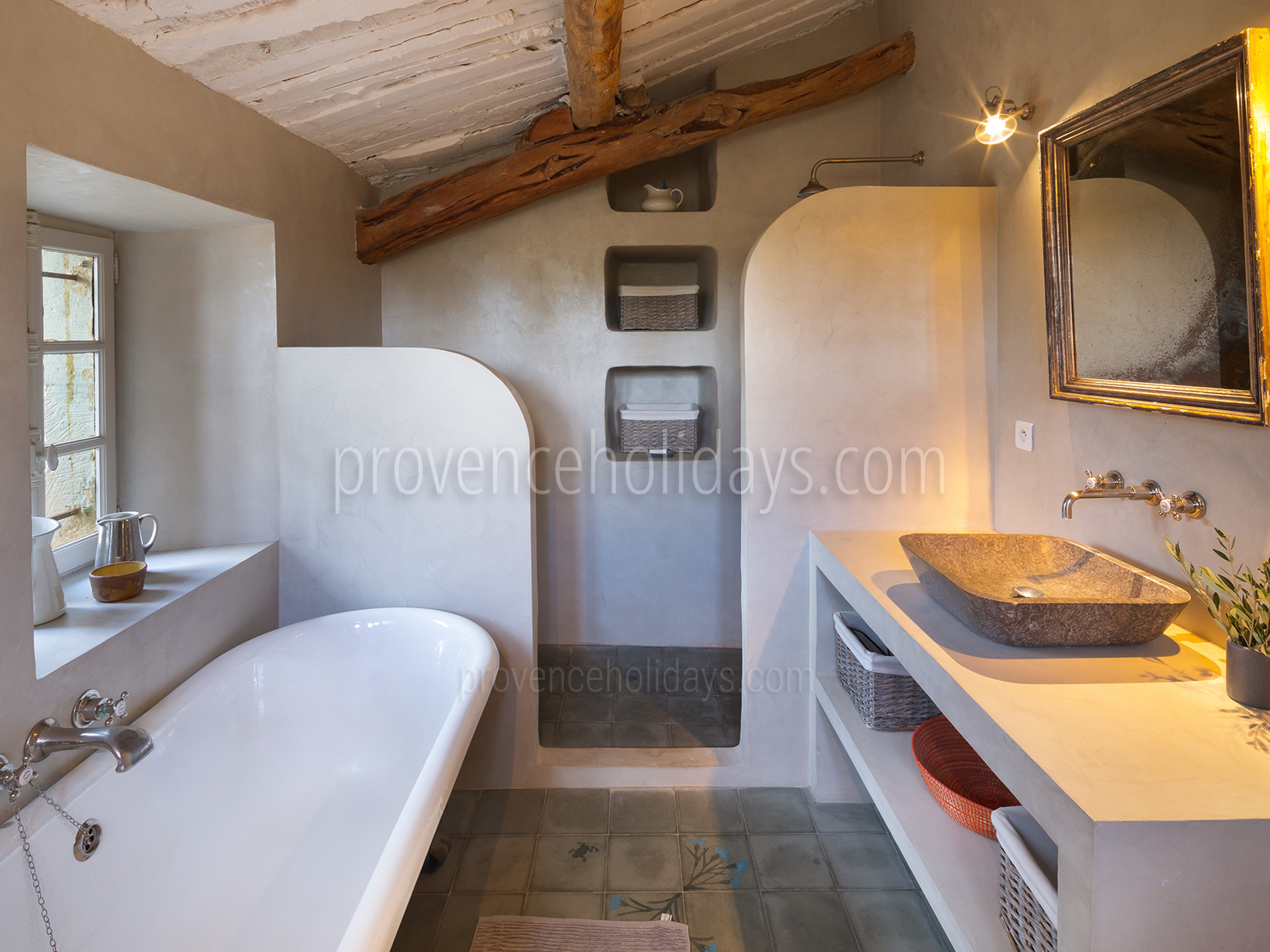 87 - Mas des Lavandes: Villa: Bathroom