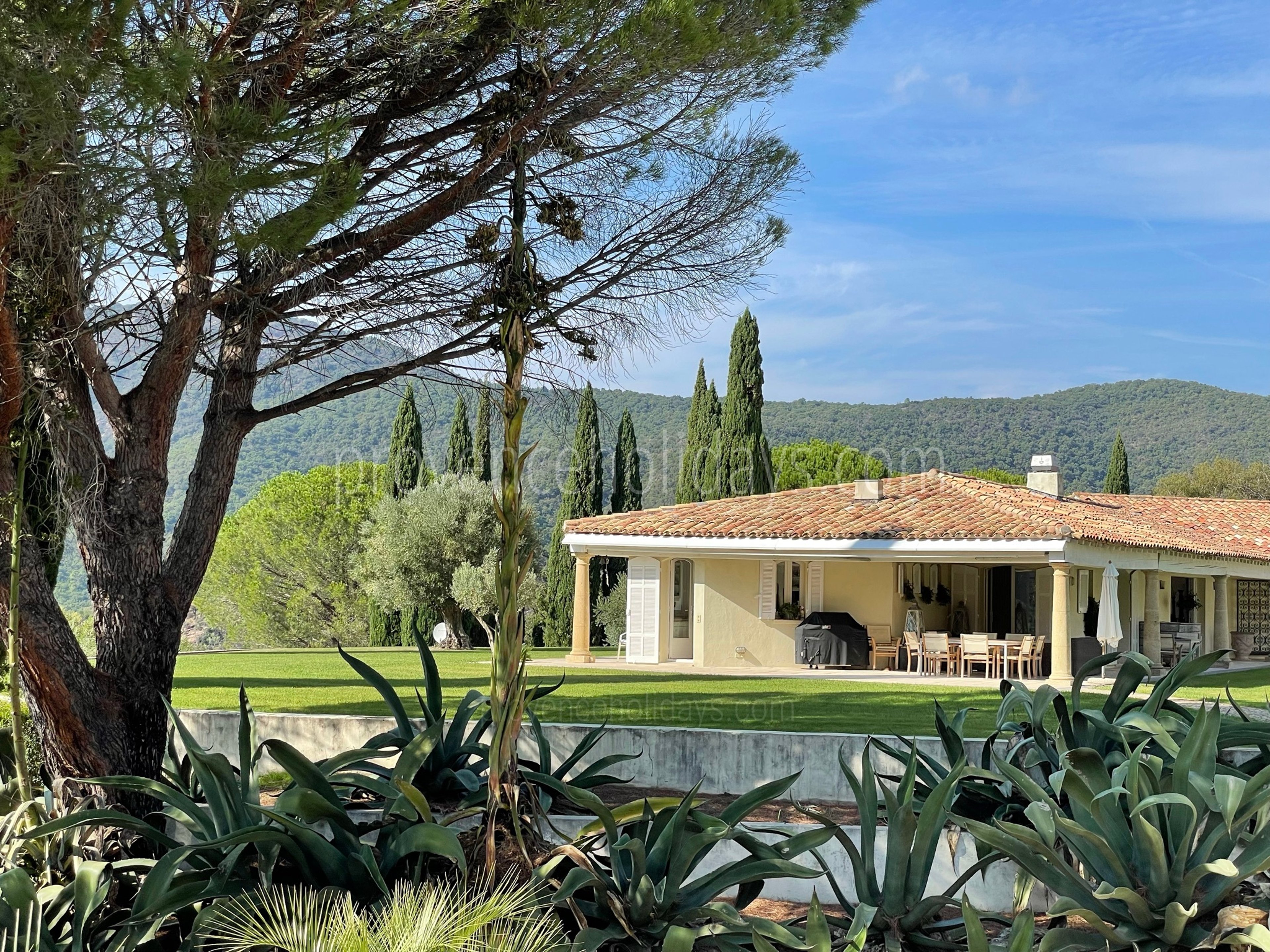 1 - Domaine Aurélien: Villa: Exterior