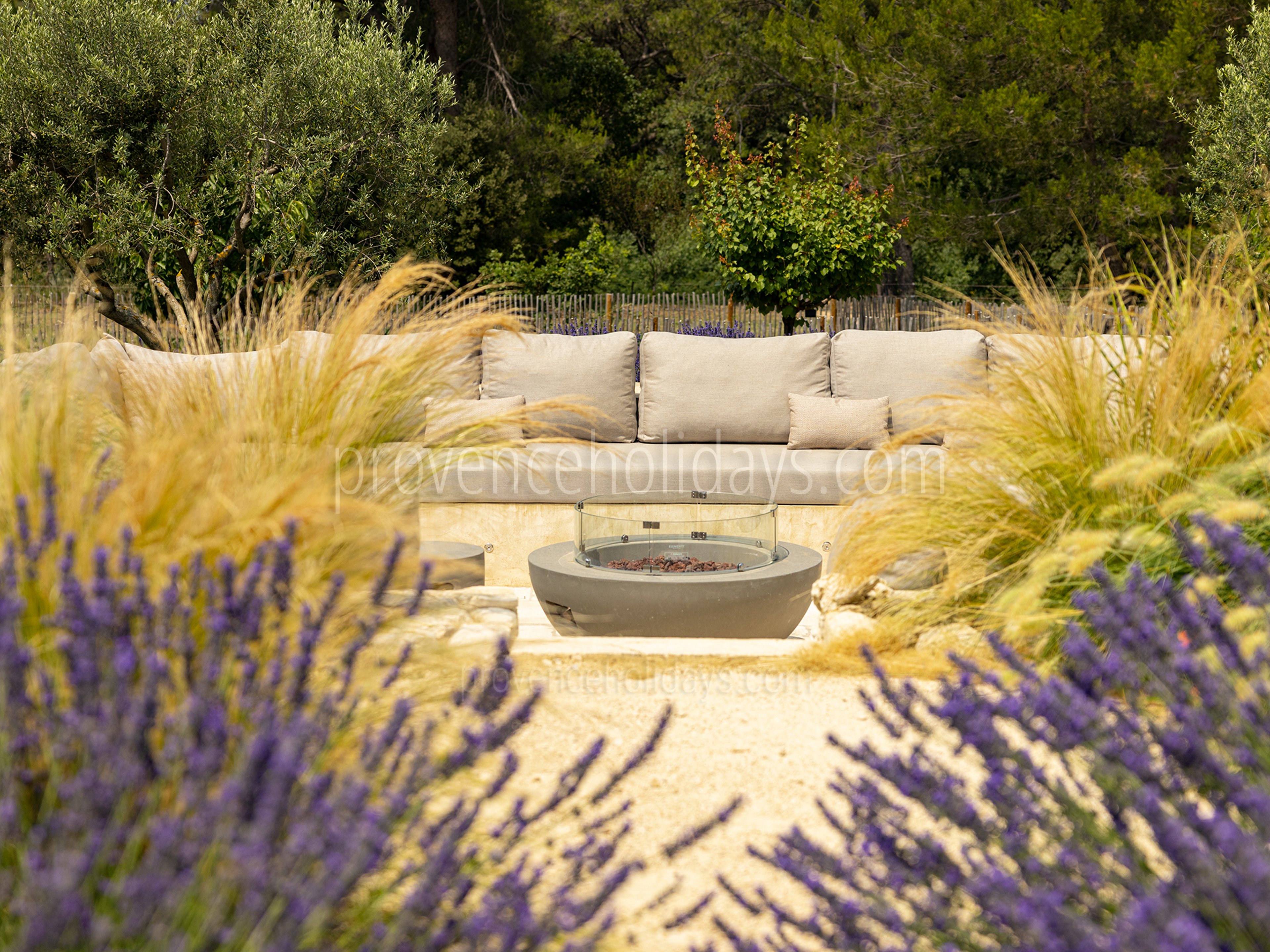 8 - Le Mas Secret: Villa: Exterior