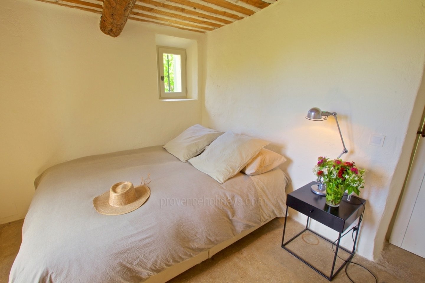 50 - Mas des Lavandes: Villa: Bedroom