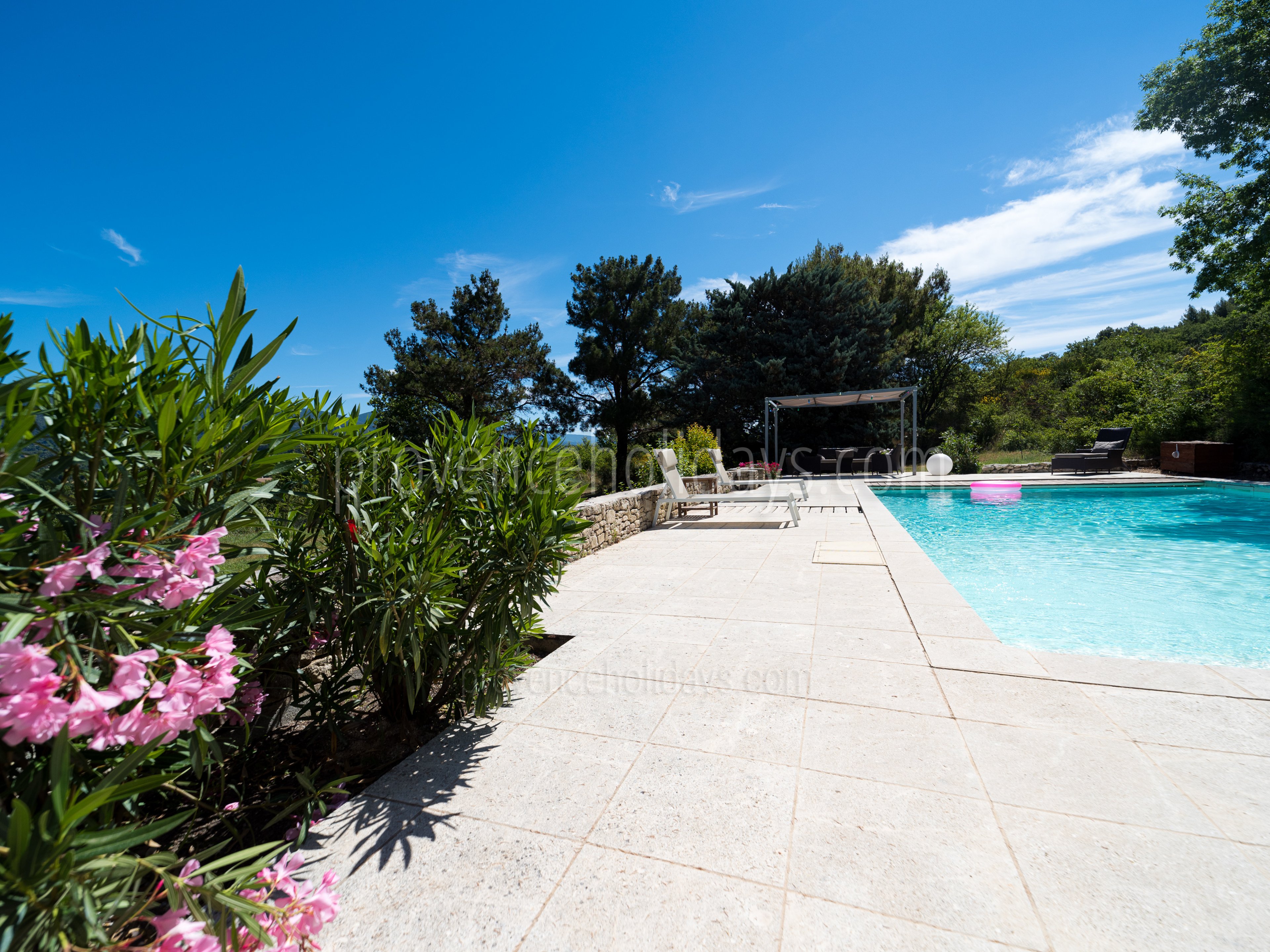 4 - Le Clos du Luberon: Villa: Exterior