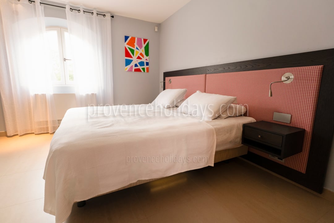 11 - Villa les Lauriers: Villa: Bedroom