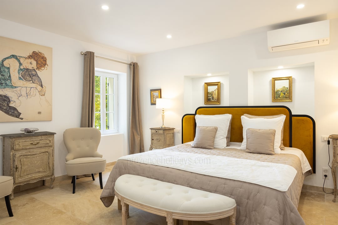 9 - La Bastide Lavande: Villa: Bedroom