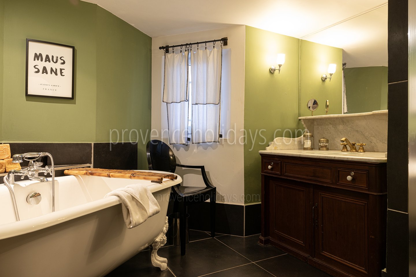 20 - Mas du Rosier: Villa: Bathroom