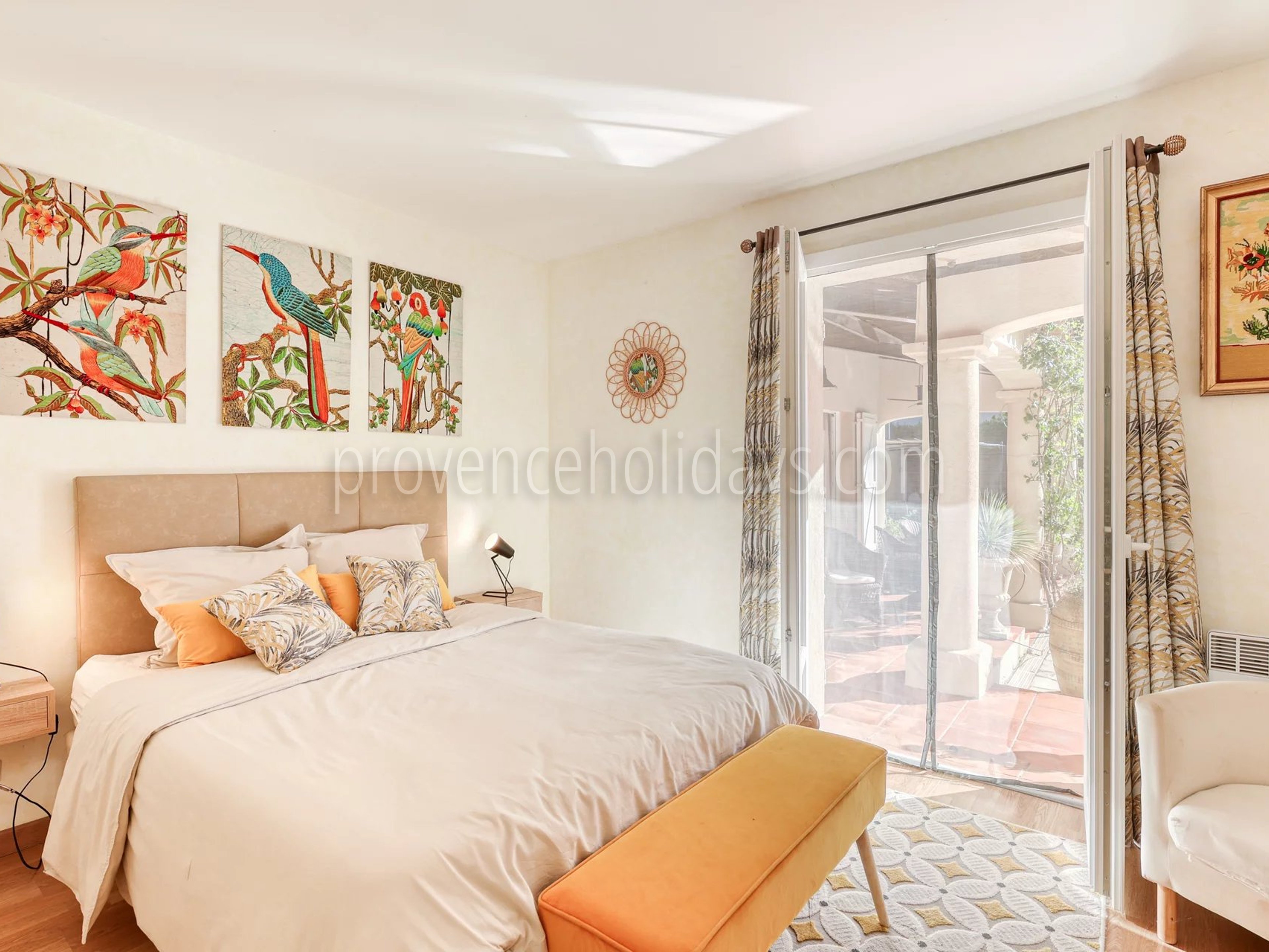 7 - Villa avec maison d’invités à Grimaud: Villa: Bedroom