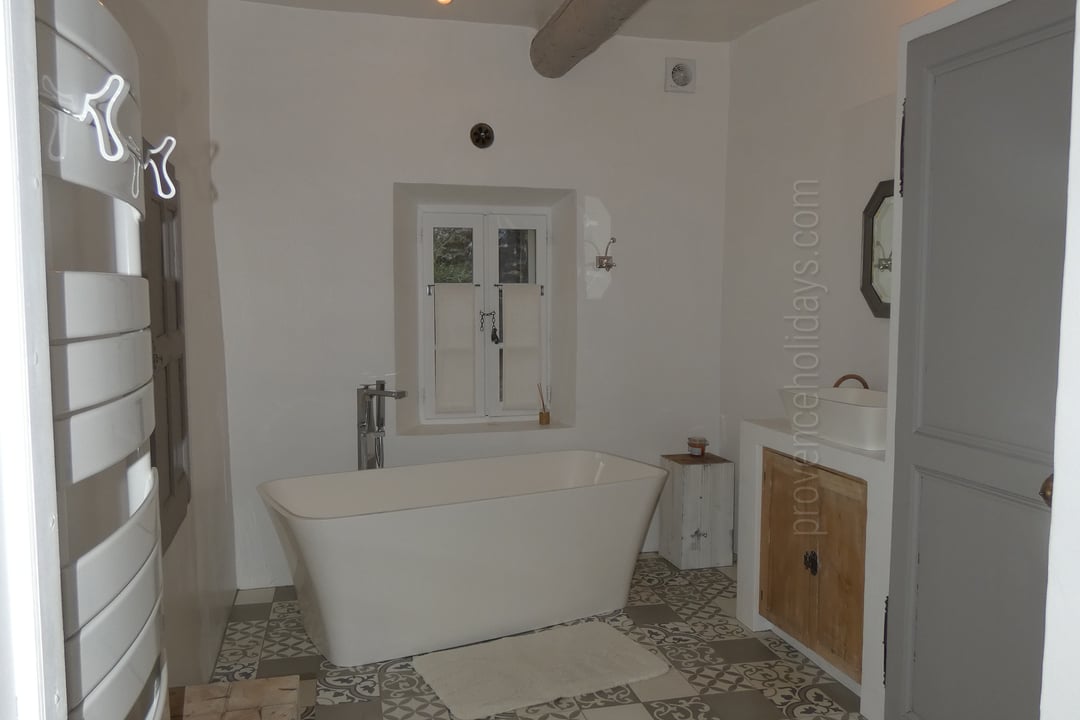 28 - Le Petit Paradis: Villa: Bathroom