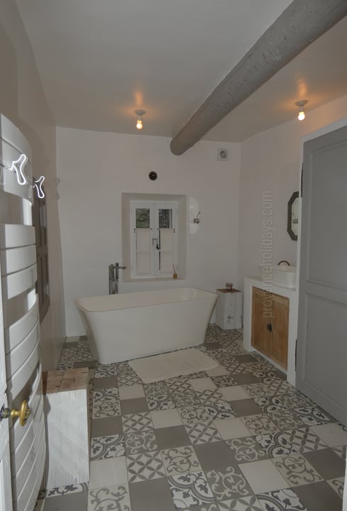 28 - Le Petit Paradis: Villa: Bathroom