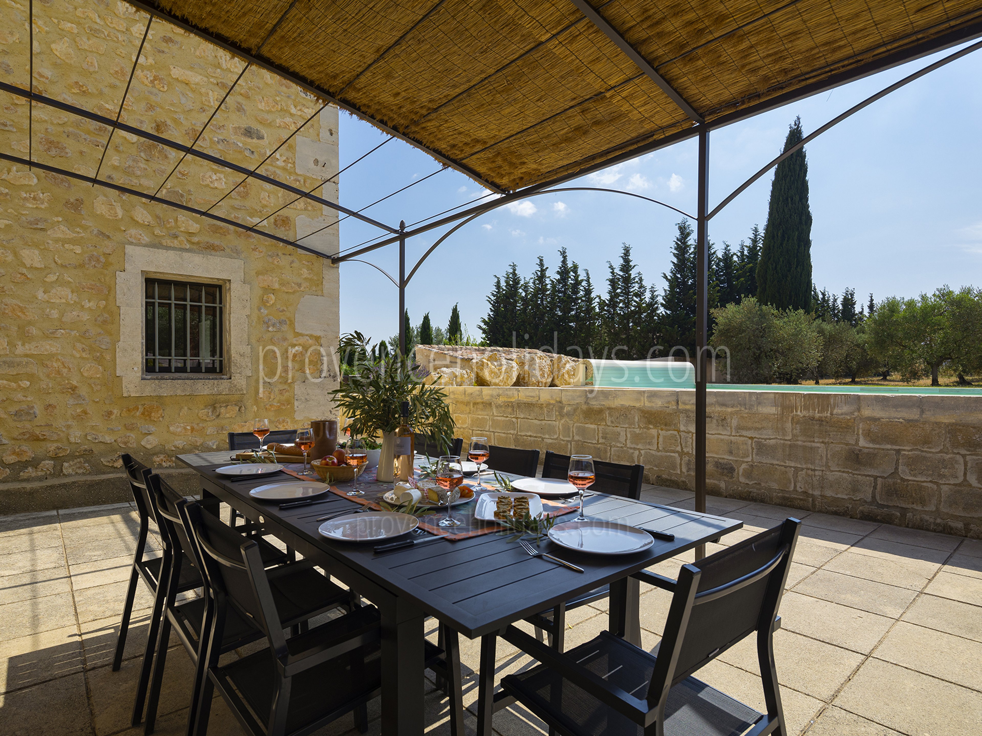 13 - Mas Alpilles: Villa: Exterior