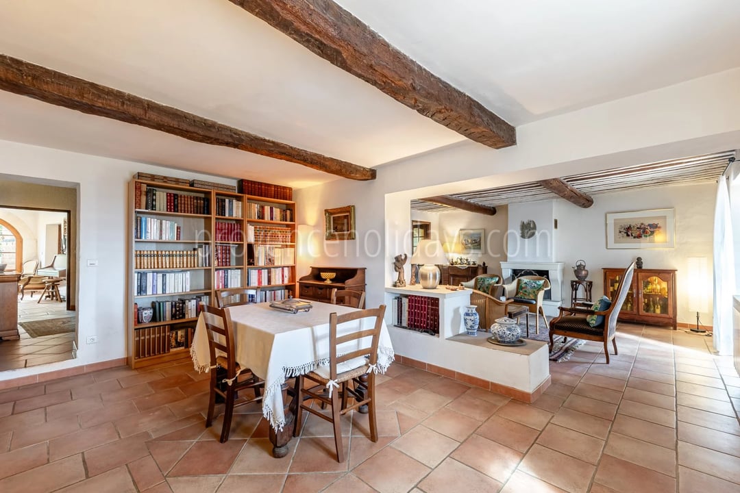 15 - Stone farmhouse in Saint-Saturnin-lès-Apt: Villa: Interior