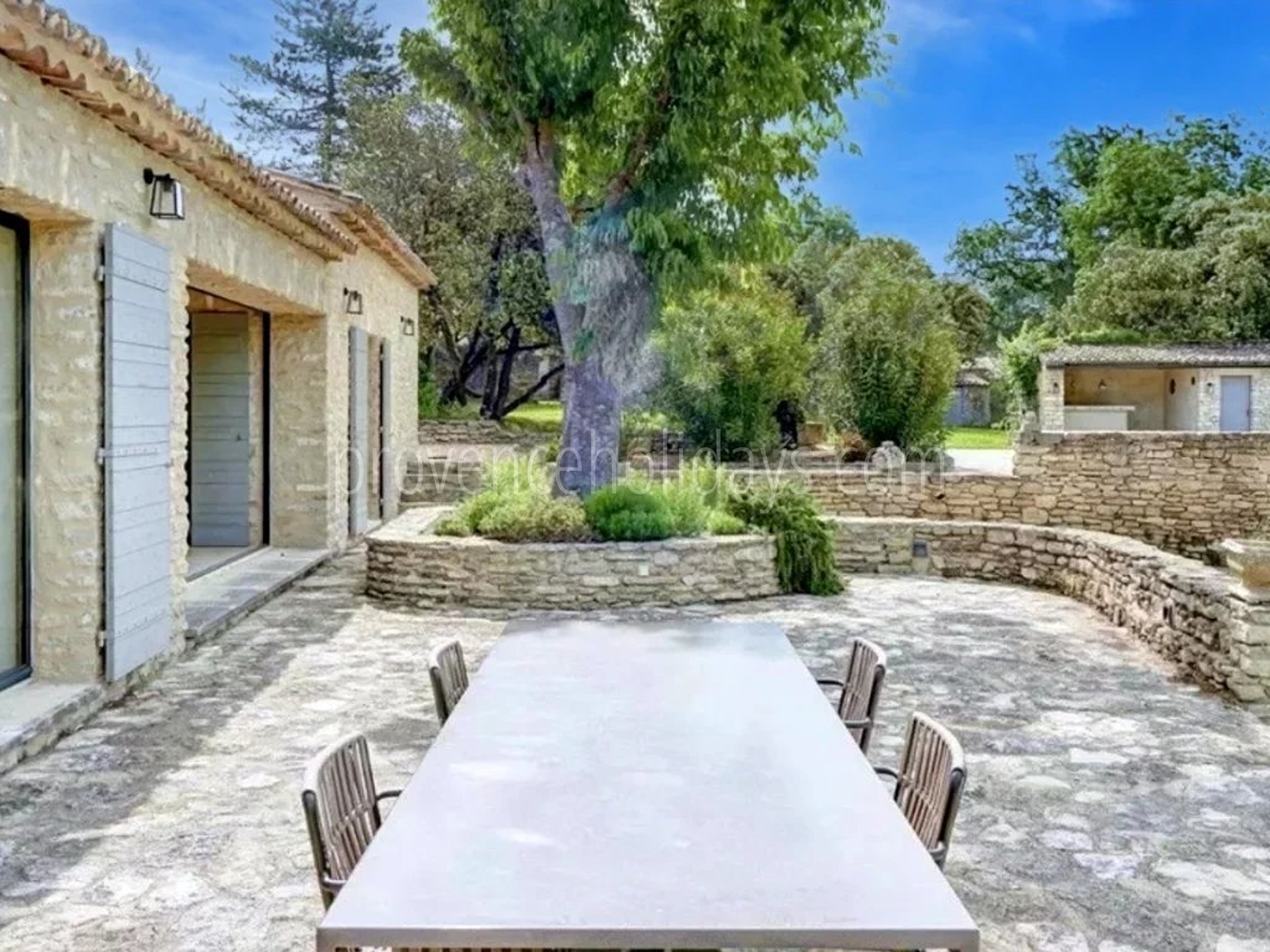 7 - Characterful mas in Ménerbes: Villa: Exterior