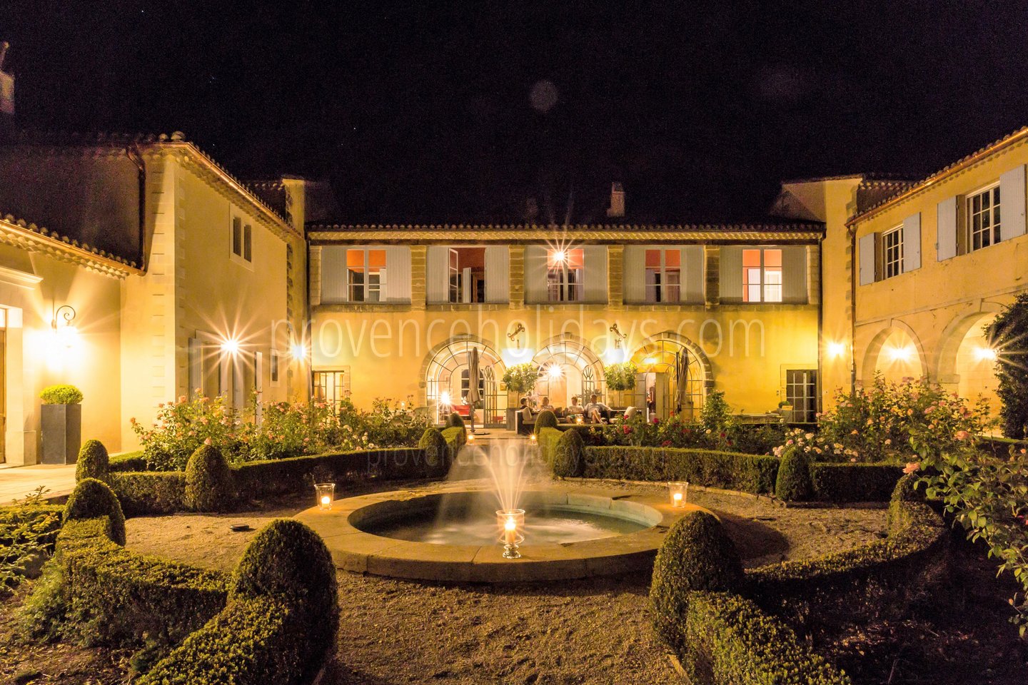 13 - Domaine d\'Uzès: Villa: Exterior