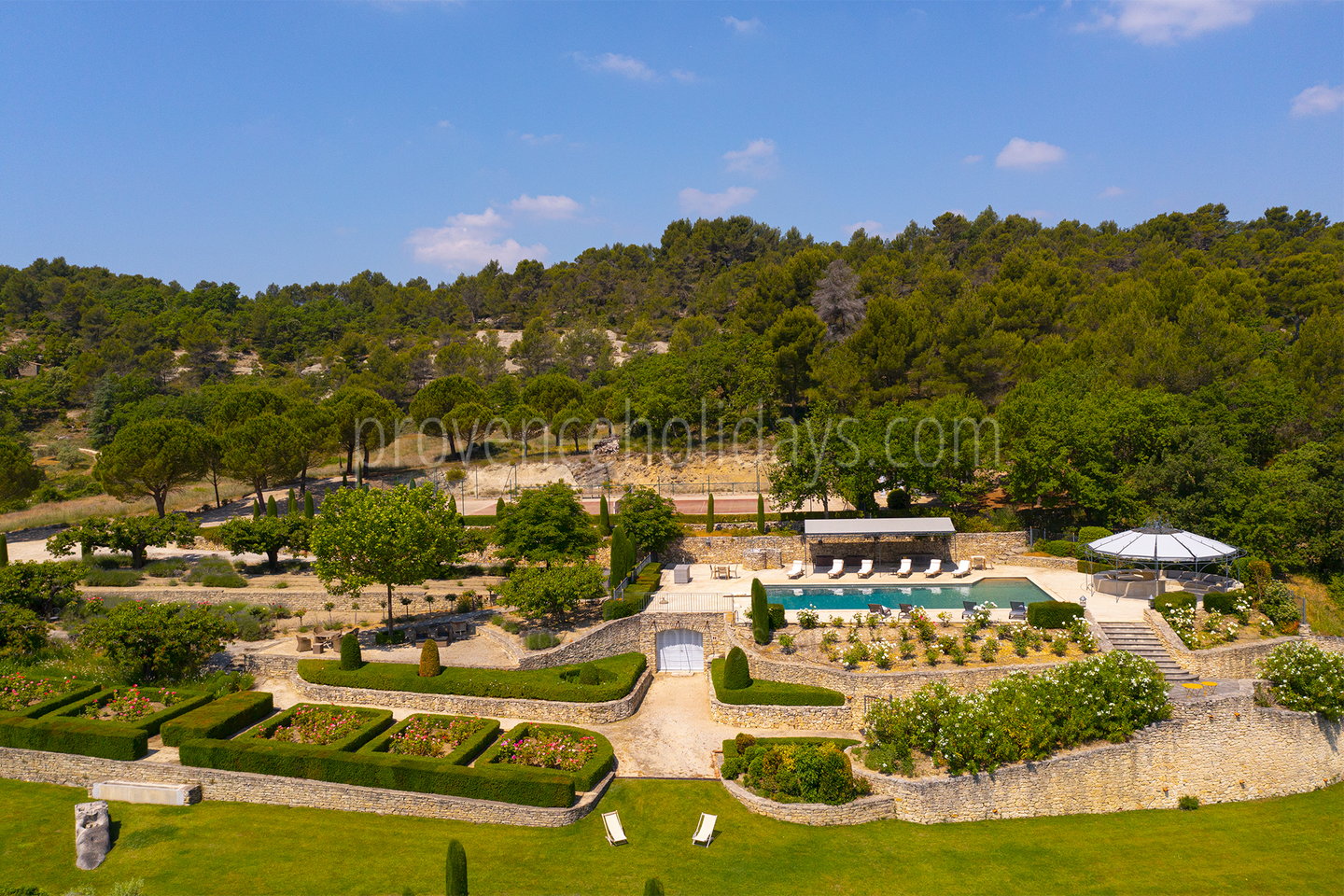 9 - La Roseraie: Villa: Exterior