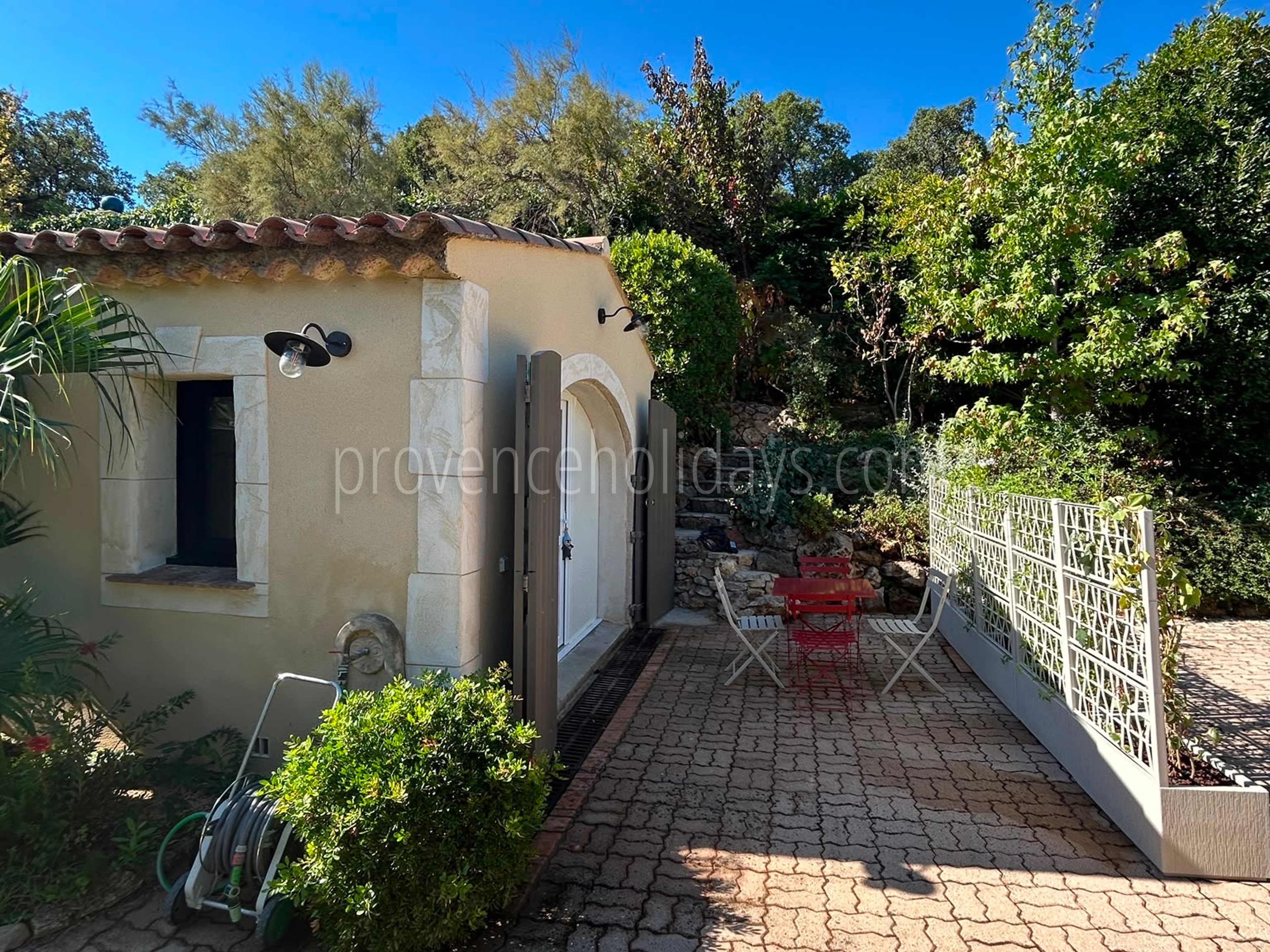 32 - Villa Atome: Villa: Exterior