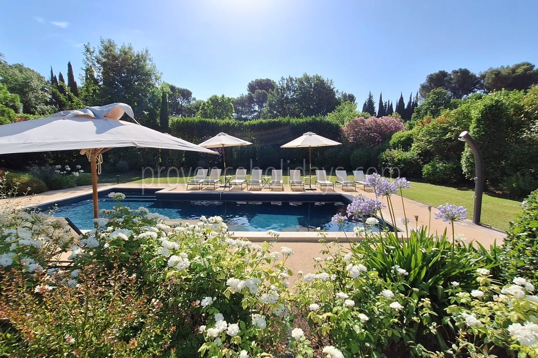 Haustierfreundliche Villa mit beheiztem Pool und Klimaanlage