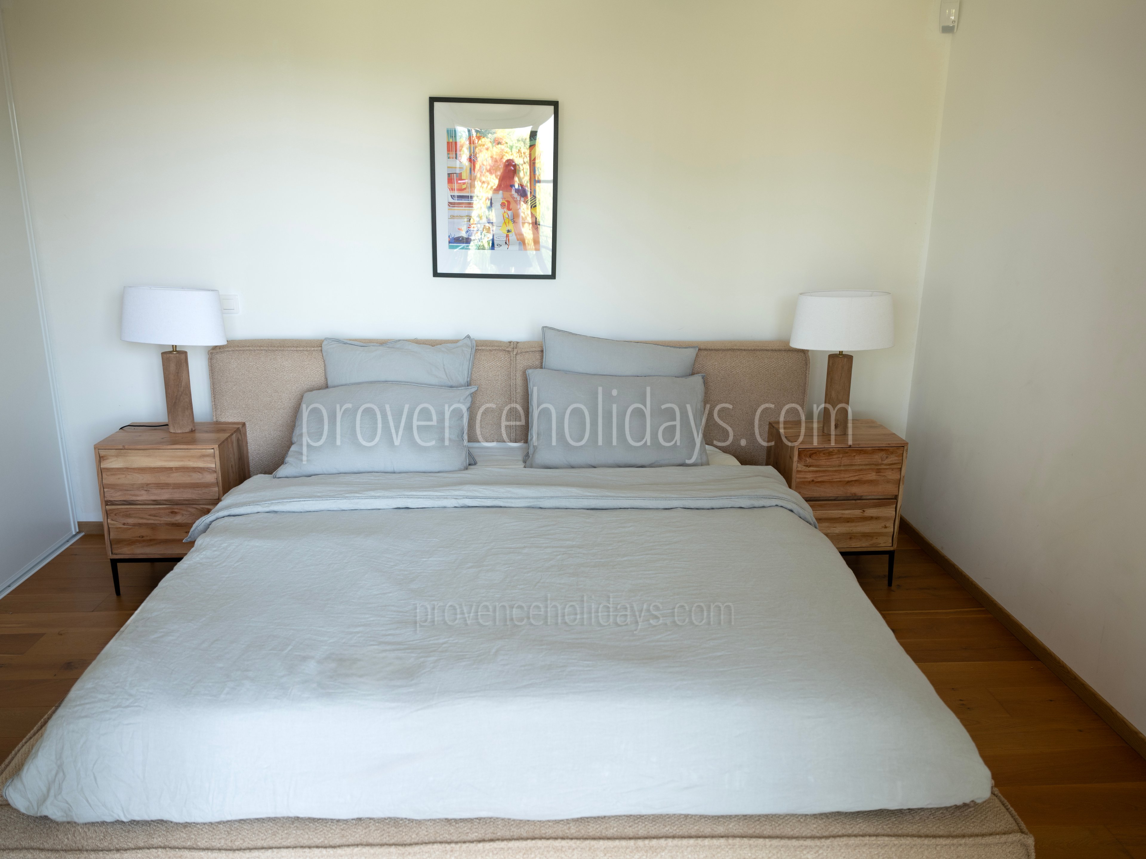 3 - Villa les Pins: Villa: Bedroom